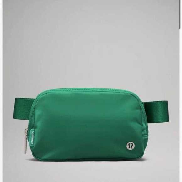 lululemon athletica Handbags - Lululemon everywhere belt bag (bone)